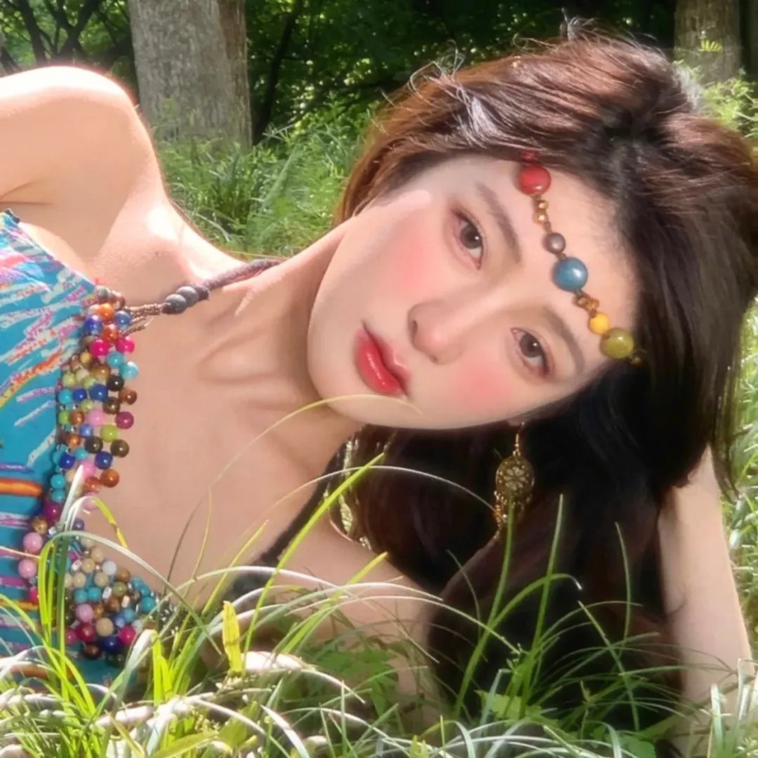 不装了，我姐姐是首富