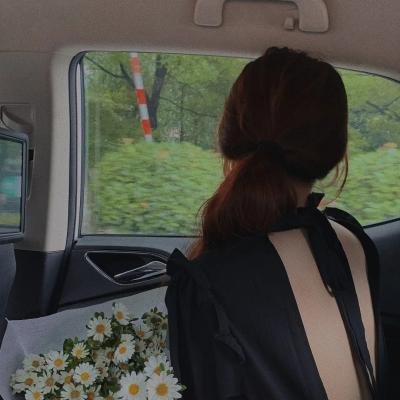 穿书后带着系统攻略神秘反派